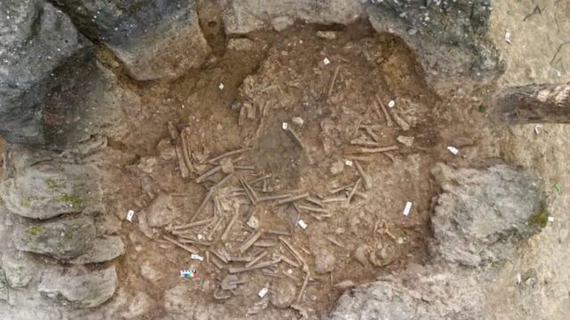 Um-objeto-de-1200-anos-foi-encontrado-em-uma-vala.jpg