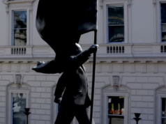 Uma nova estátua de Banksy aparece em Londres