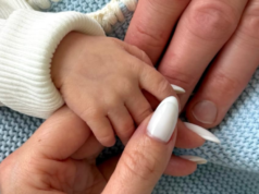 Vivien Wulf compartilha sua primeira foto de bebê após sua gravidez secreta