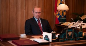 Vladimir Putin levanta a lei judaica em ‘O Mágico do Kremlin’ – prévia exclusiva