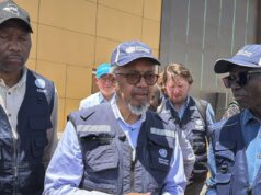 “Você não está sozinho”: o diretor-geral da Organização Mundial da Saúde presta apoio aos residentes congoleses afetados pelo vírus Ebola