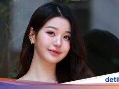 Wonyoung IVE mostra seu relógio de luxo, tirando sarro de seu cabelo