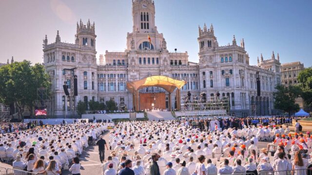 1-milhao-de-pessoas-inundaram-as-ruas-de-Madrid-para.com2Ffa2F392Fa9231049421e9acf952455c5469b2Fap26158.jpeg
