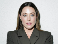 A estrela de ‘The Four Seasons’, Erika Henningsen, na 2ª temporada de Ginny’s Journey com “Throughline” de Tina Fey