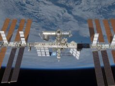 A tripulação da ISS evacuou para seu navio enquanto consertava um vazamento na estação