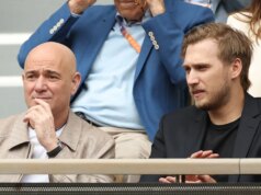 Andre Agassi aparece na final do Aberto da França com seu filho Jaden