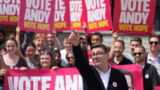 Andy-Burnham-do-Partido-Trabalhista-vence-a-eleicao-especial-estabelecendo.com2F092Fca2Fce4826d944f3bd11f26f77bf5f372Fap26169.jpeg