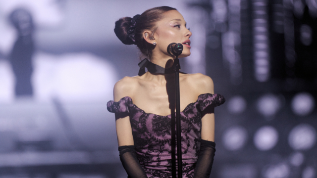 Ariana-Grande-faz-o-publico-desejar-que-Sunshine-realmente-fosse.jpg