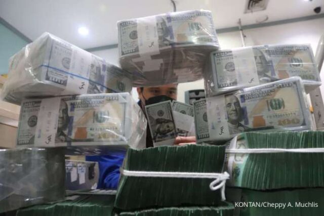 As-poupancas-dos-cidadaos-diminuem-O-fosso-economico-dos-EUA.jpg
