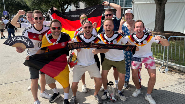 Ate-11500-euros-por-pessoa-Torcedores-da-DFB-exibem.jpeg