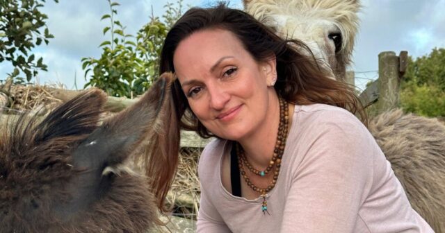 Bauer-Sucht-Frau-International-Nadine-recebe-e-mails-ameacadores.jp_.jpeg