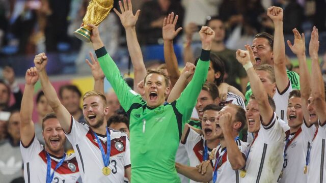 Como-ferias-com-os-amigos-Quando-Manuel-Neuer-tambem-quis.jpeg