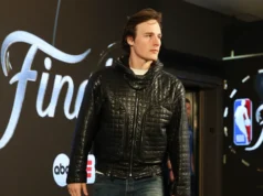 Conheça o estilista que transformou o guarda dos Knicks, Tyler Kolek, em uma estrela do túnel