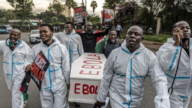 Contra-o-Ebola-as-politicas-de-saude-da-America-causaram.jpg