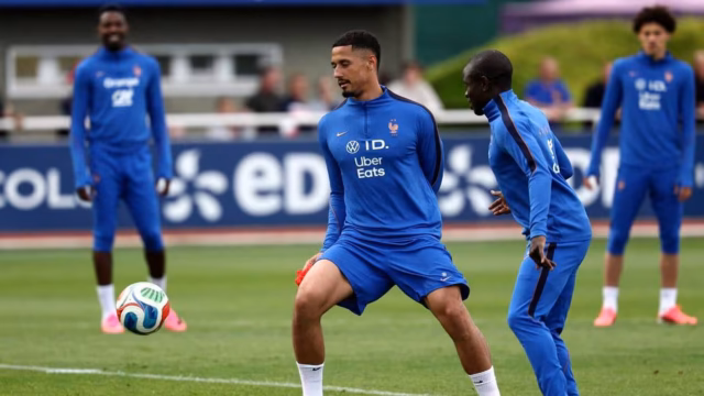 Copa-do-Mundo-Tres-jogadores-seniores-estao-ausentes-do-treino.avif