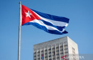 Cuba anuncia reformas económicas e de mercado em meio ao embargo dos EUA.