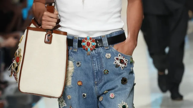 Dolce-Gabbana-quer-trazer-de-volta-os-jeans-de.webp