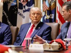 Donald Trump tenta salvar negociações de paz com o Irão