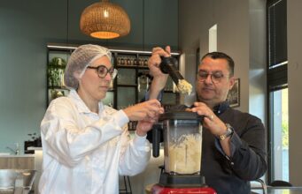 “É incrível que os pratos imaginados na cozinha sejam preparados a 400 quilómetros da Terra…”: como esta empresa sediada em Lot cria pratos para astronautas em missões.