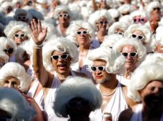 Em Palm Springs, mais de 1.000 pessoas se fantasiaram de Marilyn Monroe para o centenário da atriz