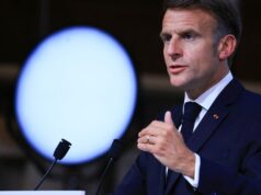 Emmanuel Macron quer controlar melhor a IA para evitar que caia nas “mãos de regimes totalitários” e se torne uma ameaça à “nossa segurança cibernética ou às nossas sociedades”.
