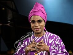 “Estamos numa crise e a minha resposta, como mãe, é dizer a estes jovens que o seu futuro está nas suas mãos”, disse Angélique Kidjo.