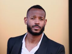 Ex de Marlon Wayans desiste repentinamente da batalha pela custódia