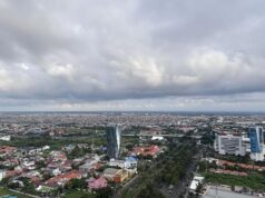 Fenômeno da roupa de cama Landa Surabaya, a temperatura noturna está esfriando
