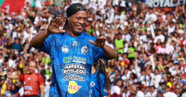 Futebol-Ronaldinho-esta-prestes-a-voltar-ao-trabalho-aos-46.jpg