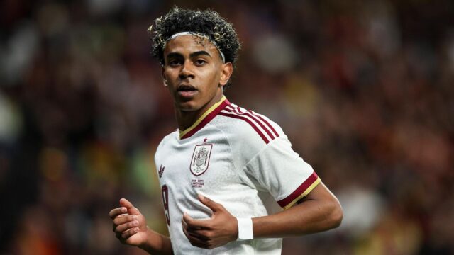 Futuros-jogadores-de-futebol-ele-e-o-jogador-mais-jovem.jpg