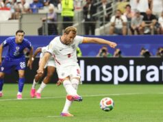Gol de pênalti de Kane, Inglaterra lidera por 1 a 0 aos 12 minutos