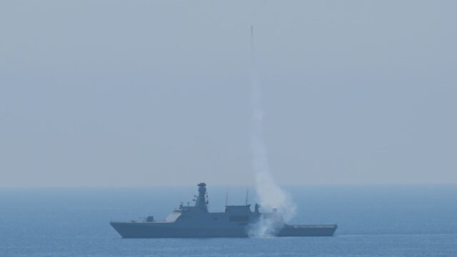 Guerra-na-Ucrania-navio-de-carga-pega-fogo-no-Mar.jpg