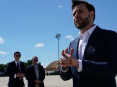 Guerra no Oriente Médio ao vivo: o vice-presidente dos EUA, JD Vance, chega à Suíça para conversações com o Irã.