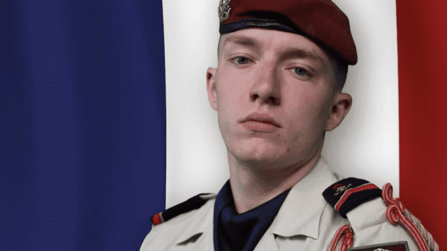 Guerra-no-Oriente-Medio-um-soldado-frances-de-21-anos.png