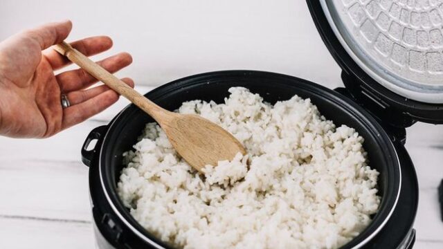 Habitos-que-fazem-com-que-o-arroz-estrague-rapidamente-em.jpeg
