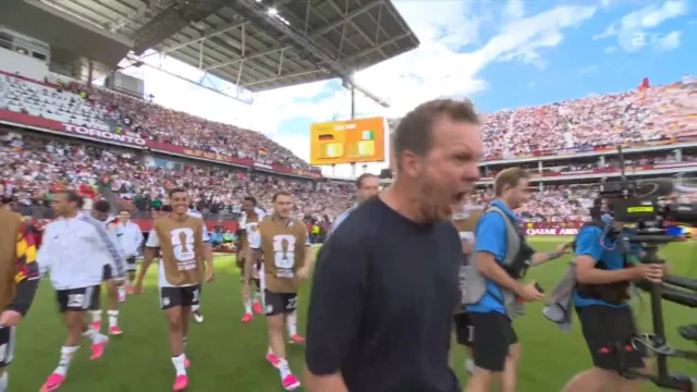 Imediatamente-apos-o-apito-final-Nagelsmann-correu-em-direcao.webp