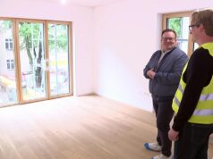Iniciantes na indústria da construção fazem edifícios de madeira