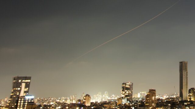 Israel-disse-que-atacou-o-Ira-apos-disparar-misseis.com2Fcc2Fae2F42bf5fad4472b025453b83d184432Fap26158.jpeg