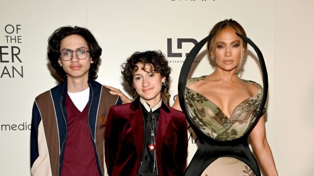 JLo-reflete-sobre-como-criar-seus-gemeos-sozinha.jpg