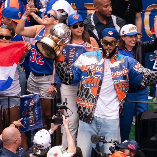 Jalen-Brunson-dos-Knicks-e-muitos-outros-comemoram-durante-o.jpg