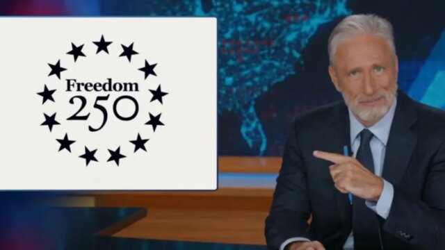 Jon-Stewart-critica-o-250o-concerto-do-Dia-da-Independencia.jpg