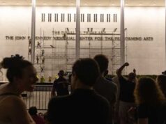 Kennedy Center remove nome de Trump em meio a disputa legal