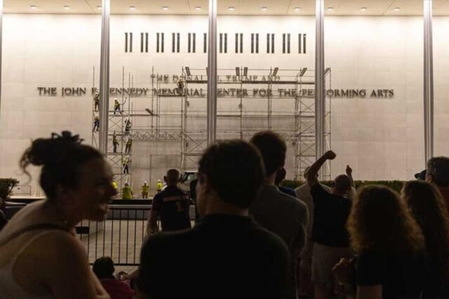 Kennedy-Center-remove-nome-de-Trump-em-meio-a-disputa.jpg