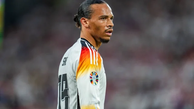 Leroy-Sane-na-foto-salario-filho-pai-mae-guarda.webp