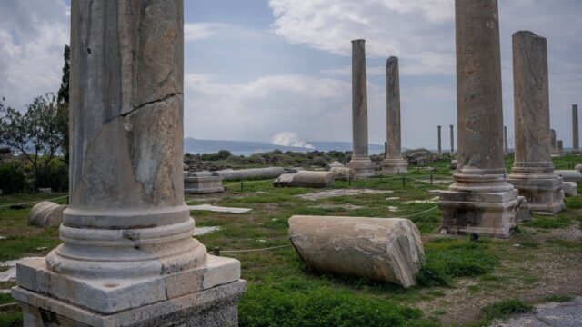 Libano-A-arqueologia-de-Tiro-foi-danificada-pelos-ataques-israelenses.jpg