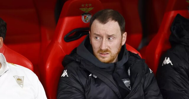 Ligue-2-Escoces-Ian-Cathro-nomeado-treinador-do-Saint-Etienne.jpg
