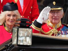 Londres: Milhares de pessoas se reúnem para o desfile militar Trooping the Color