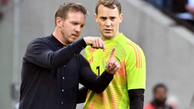 Manuel-Neuer-na-foto-da-estrela-Copa-do-Mundo-de.webp