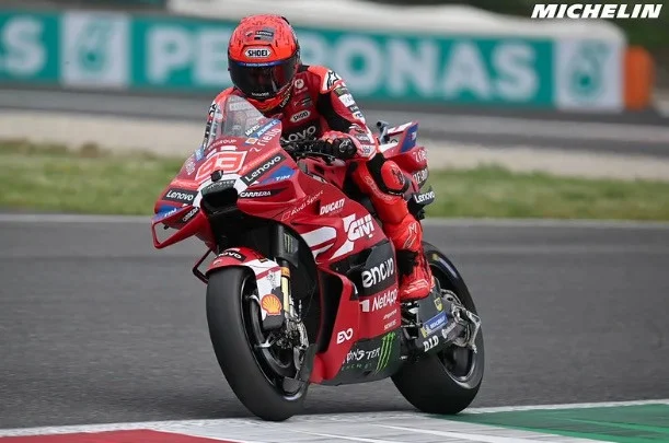 Marc-Marquez-vence-o-MotoGP-hungaro-em-2026-e-mata.jpg