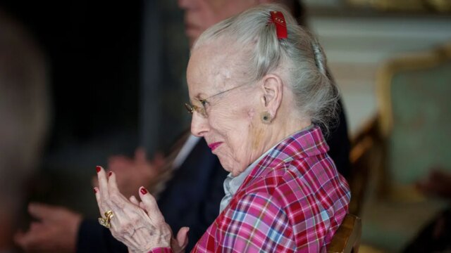 Margaret-II-A-ex-rainha-da-Dinamarca-chega-a-clinica-com.jpg